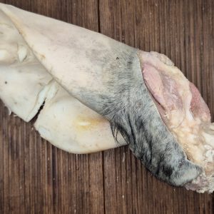 Уши говяжьи. Обращаем ваше внимание что шерсть на ушах удалена не полностью! Весовой товар. Стоимость указана за 1кг.