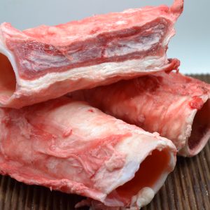 Трахея говяжья с остатками мяса и жира. Весовой товар. Стоимость указана за 1кг.